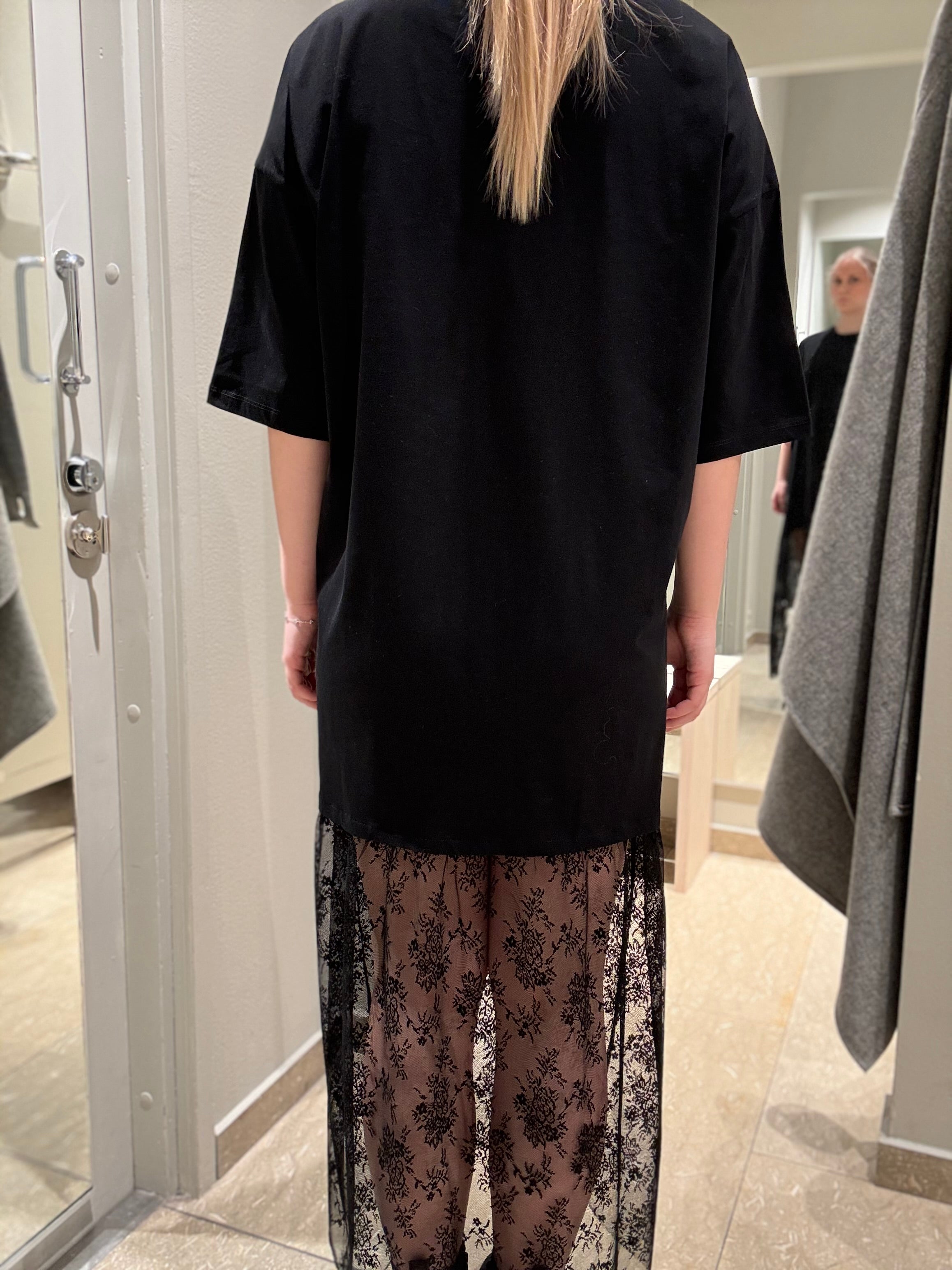 VIKATA Long Dress - Black