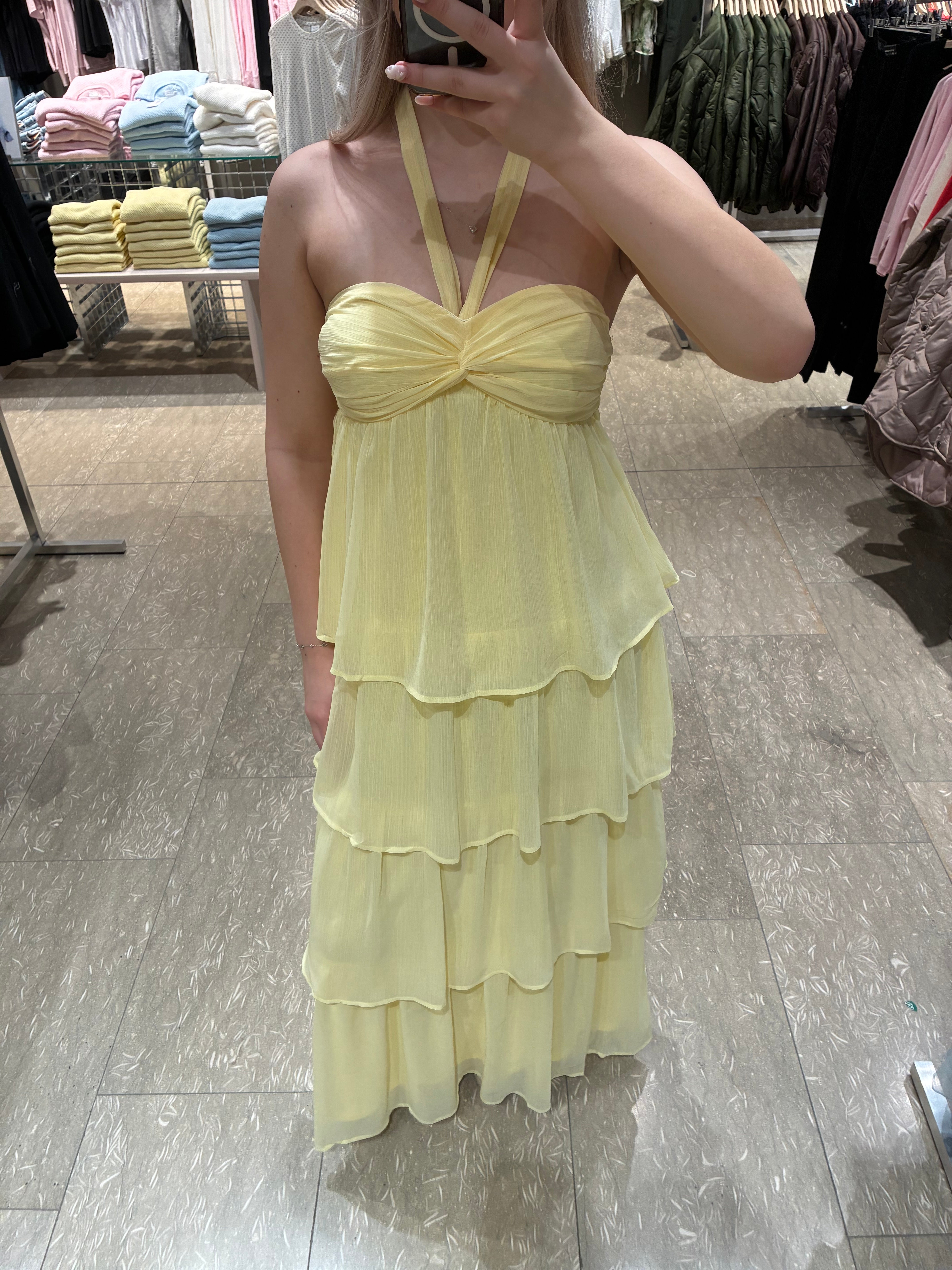 VILEA Long Dress - Pastel Yellow