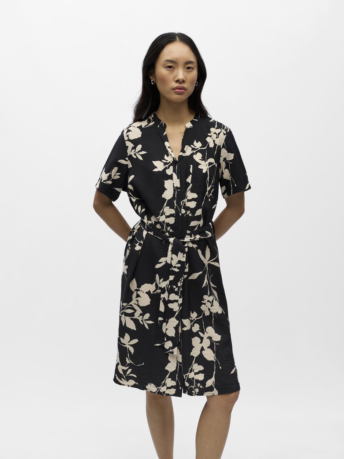 model_shot-front