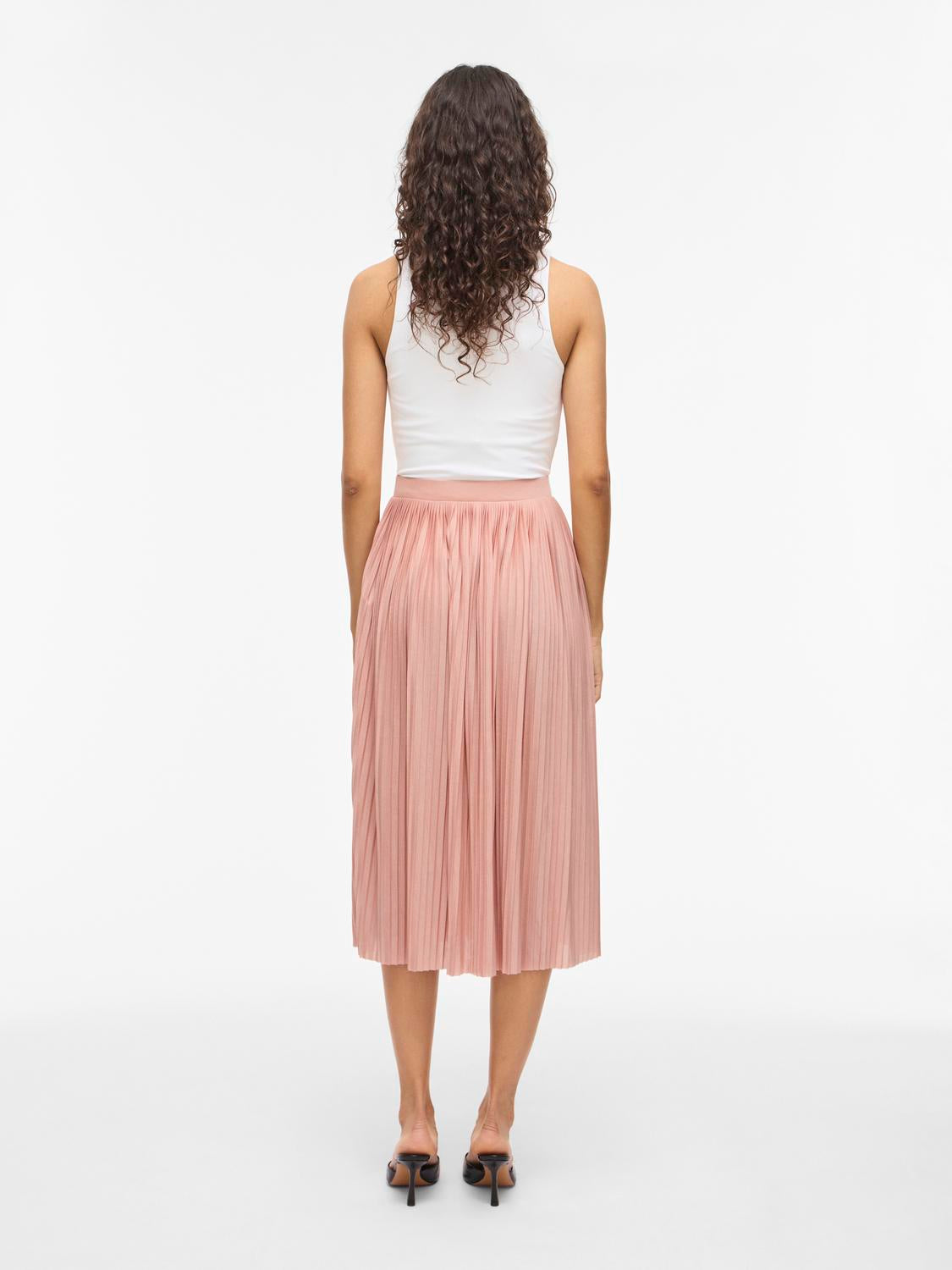 model_shot-back