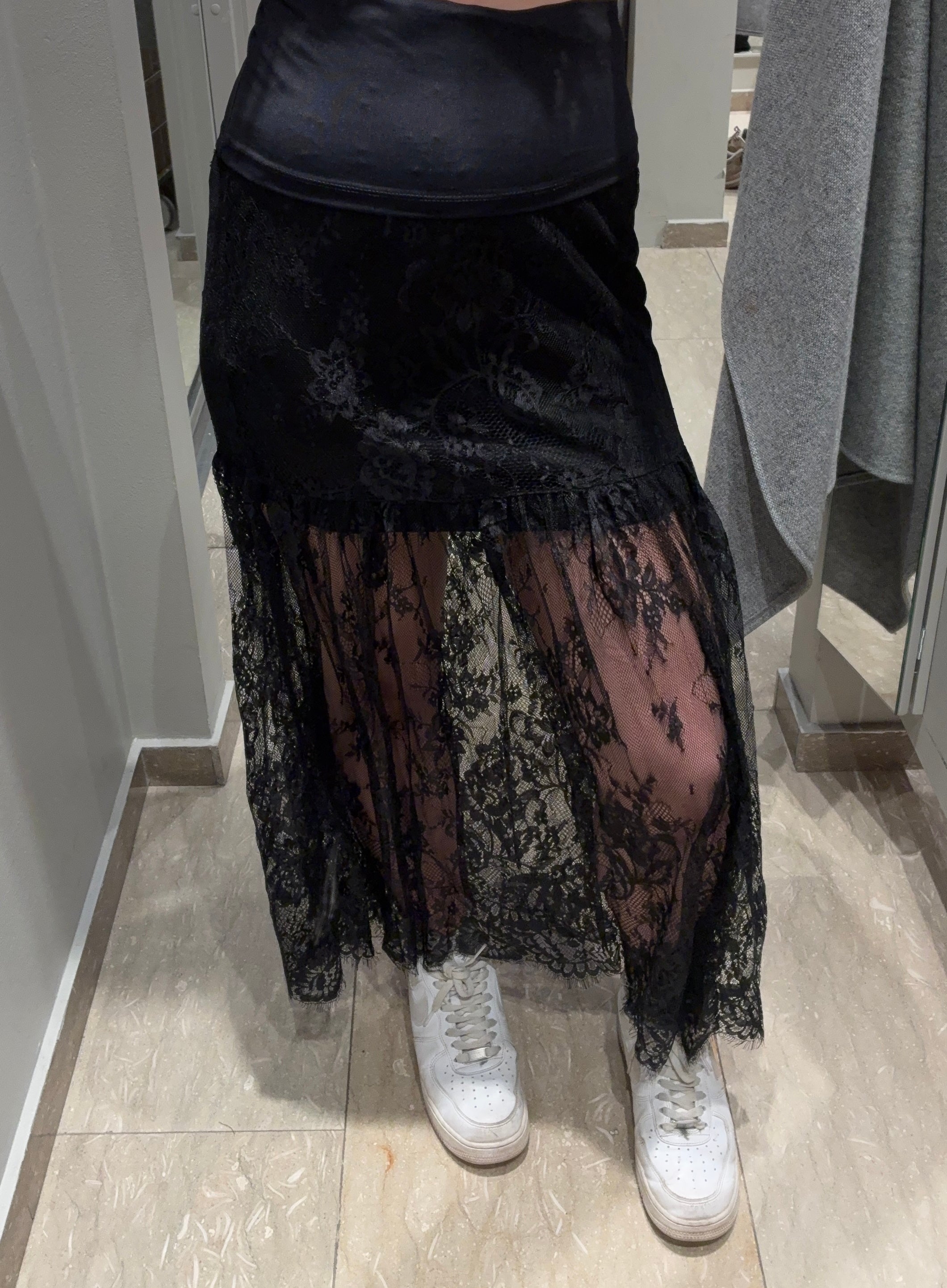 VILUCSI Midi Skirt - Black