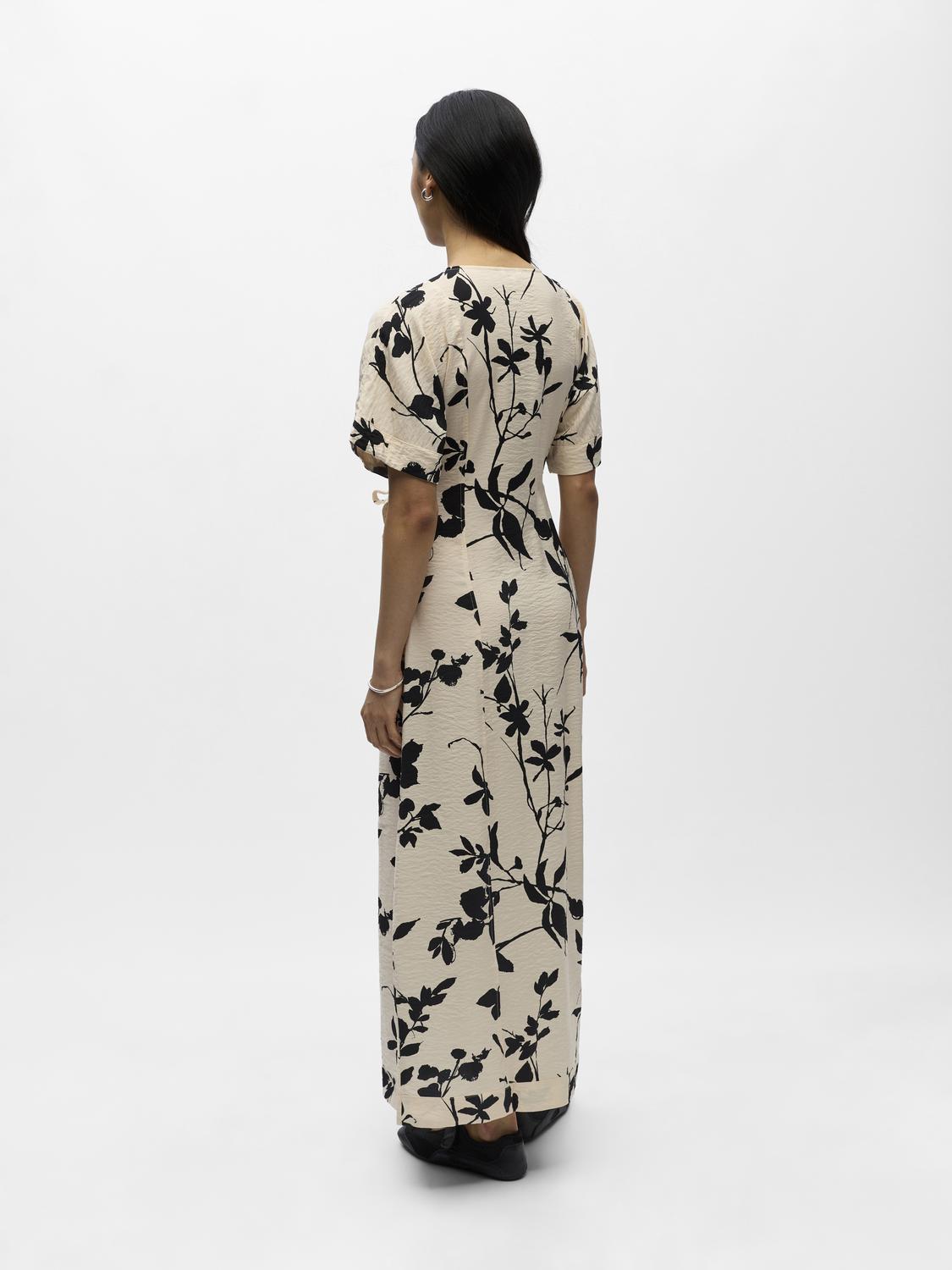 model_shot-back