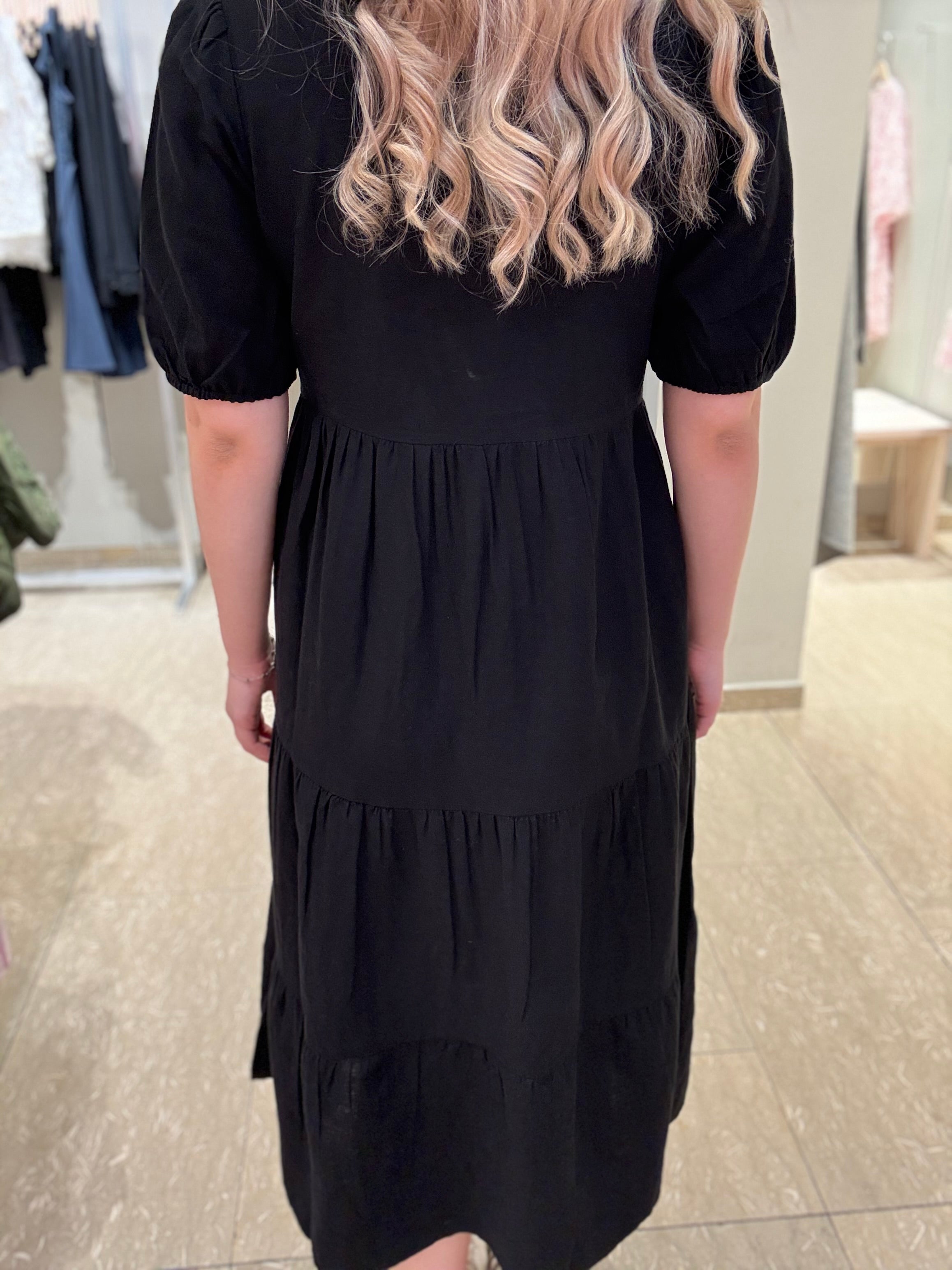 VIPRISILLA Midi Dress - Black Beauty