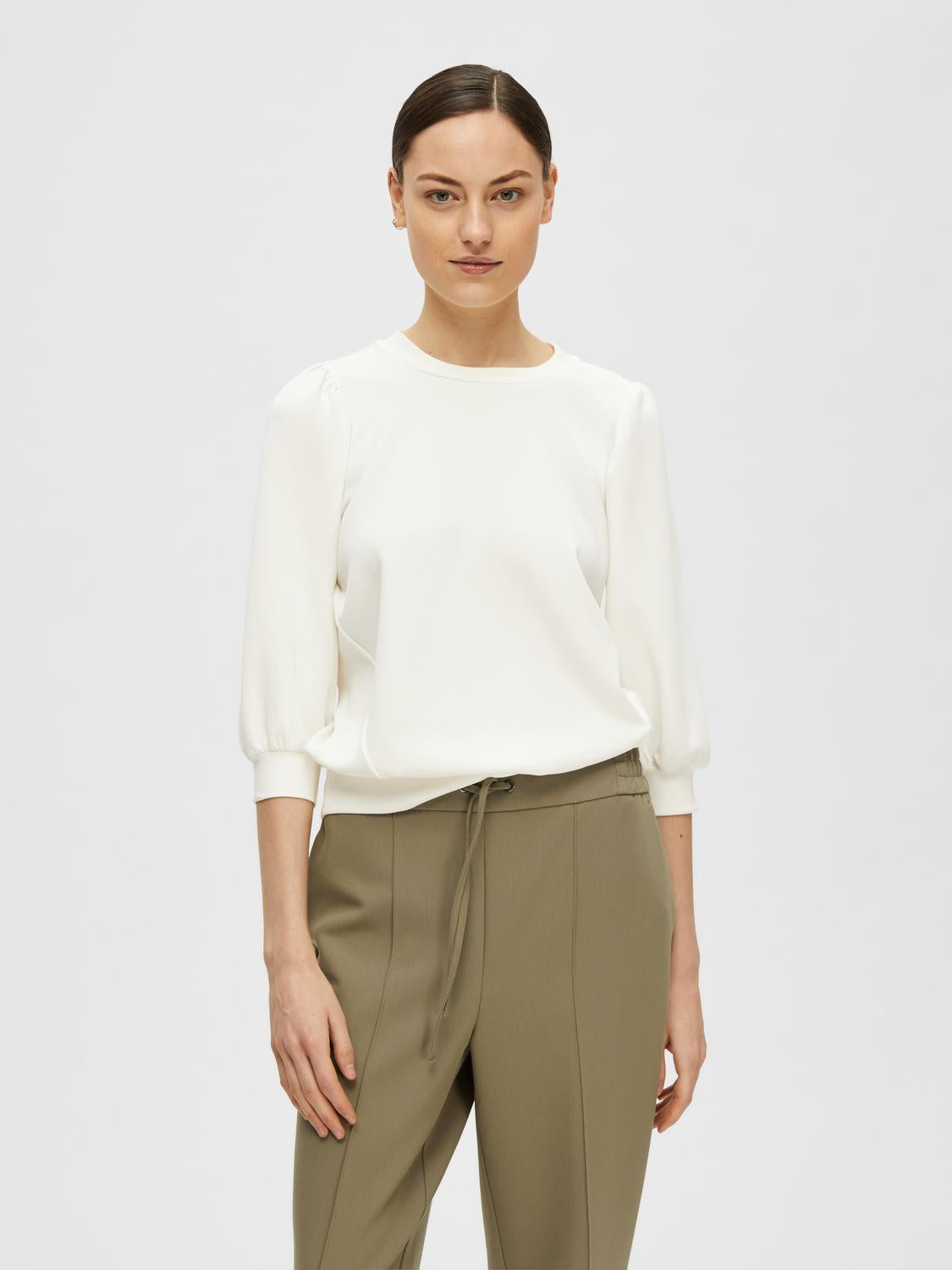 model_shot-front