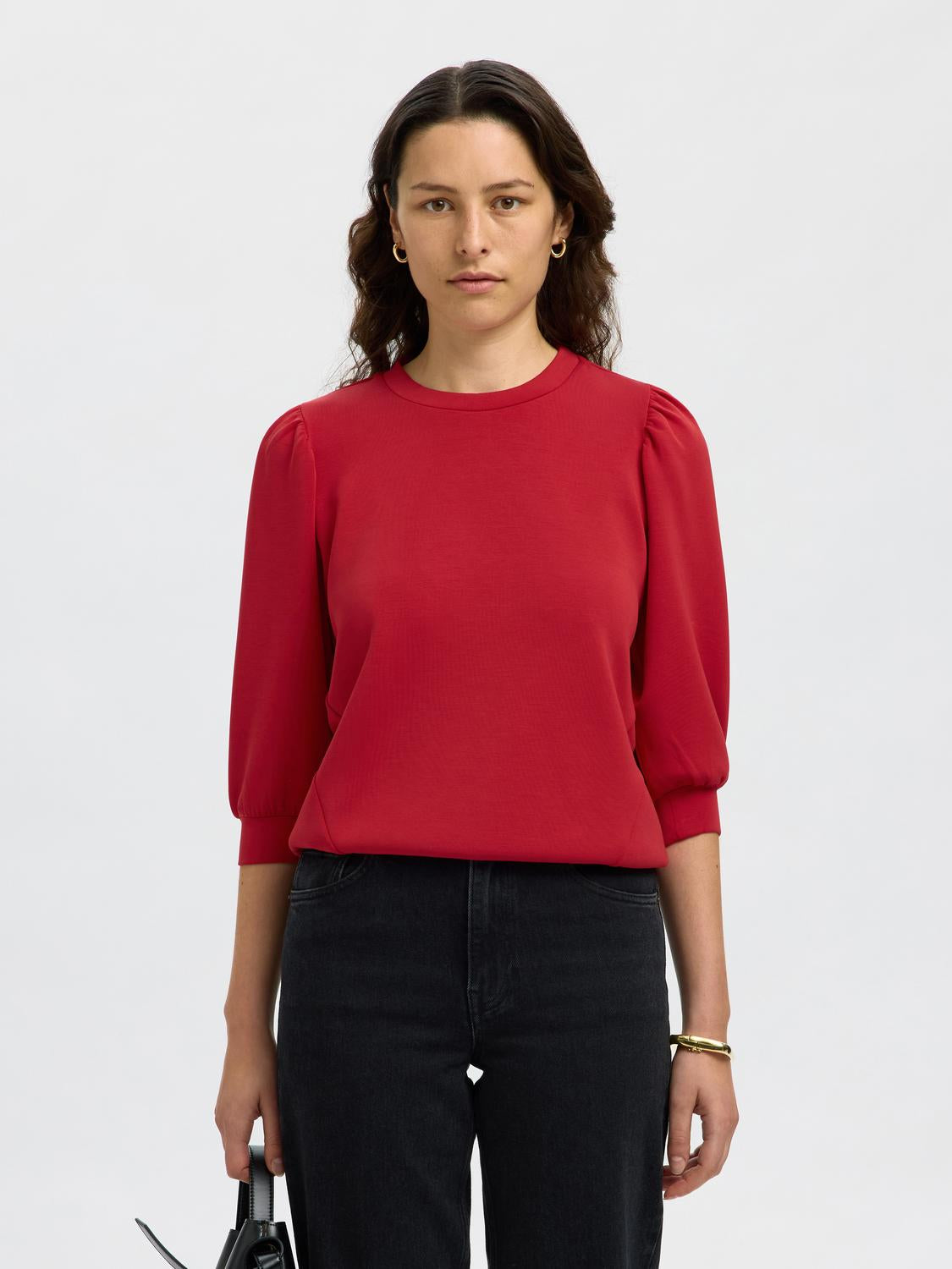 model_shot-front