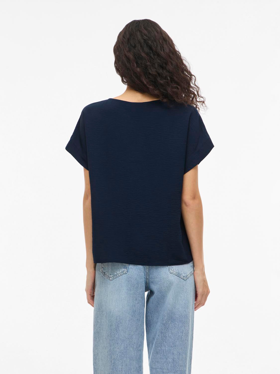 model_shot-back