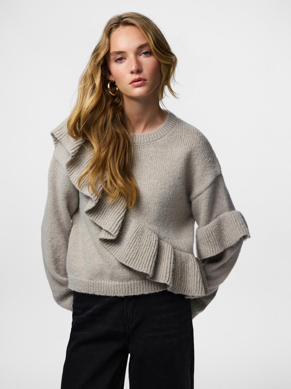 model_shot-front
