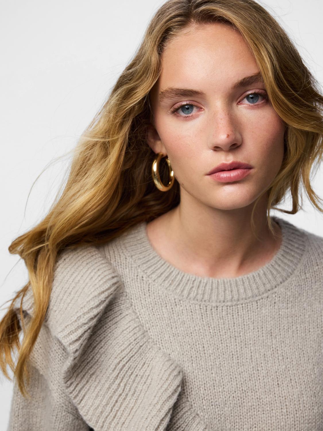 model_shot-detail