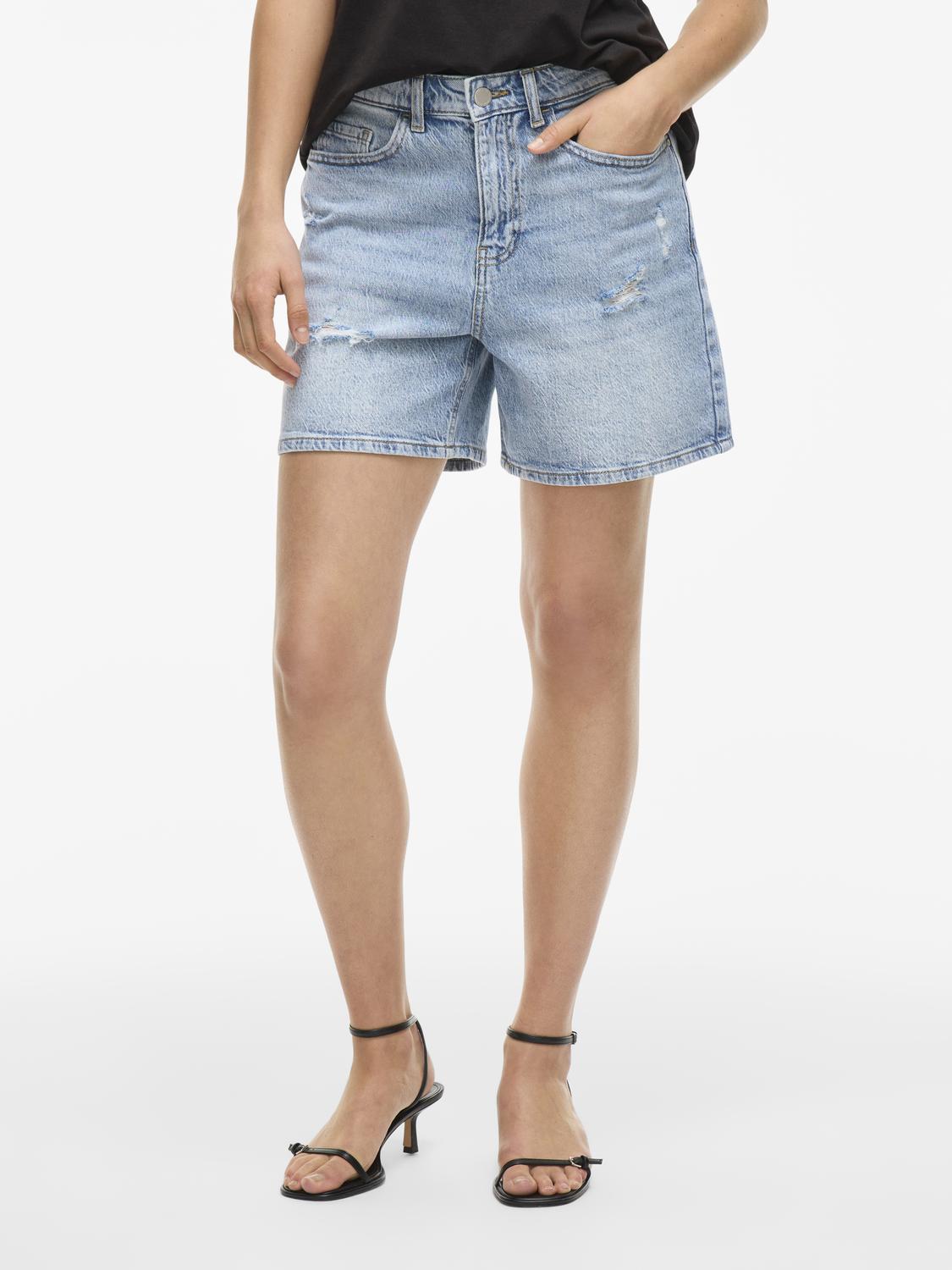 model_shot-front